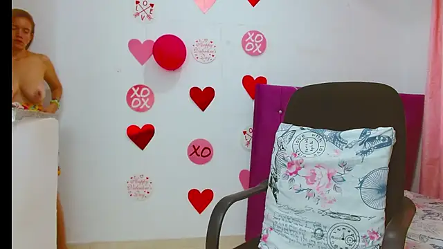 Snapshot of chantalsemenova1 chatting on 02-18-26, 02:57 chantalsemenova1 online show from 02-18-26, 02:57