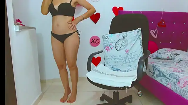 Snapshot of chantalsemenova1 chatting on 02-13-26, 08:20 chantalsemenova1 online show from 02-13-26, 08:20