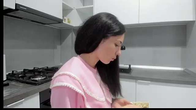 Emmapmg online show from 11-25-25, 01:55