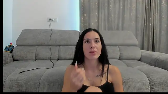 Snapshot of Emmapmg chatting on 10-16-25, 09:28 Emmapmg online show from 10-16-25, 09:28