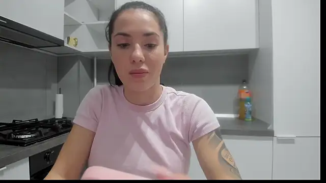 Emmapmg online show from 12-16-25, 10:58