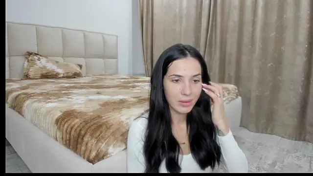 Snapshot of Emmapmg chatting on 10-18-25, 05:04 Emmapmg online show from 10-18-25, 05:04