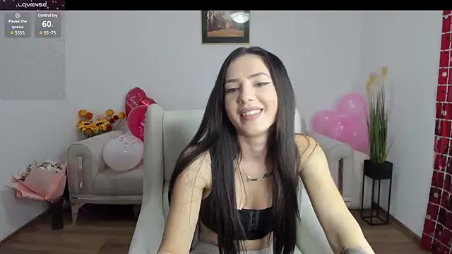 Snapshot of Emmapmg chatting on 02-11-25, 12:36 Emmapmg online show from 02-11-25, 12:36