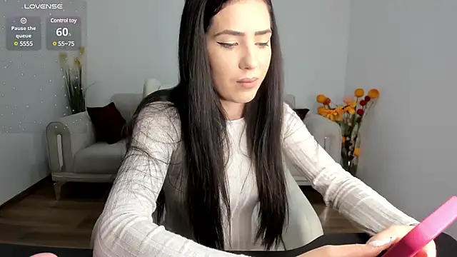 Snapshot of Emmapmg chatting on 01-25-25, 04:35 Emmapmg online show from 01-25-25, 04:35