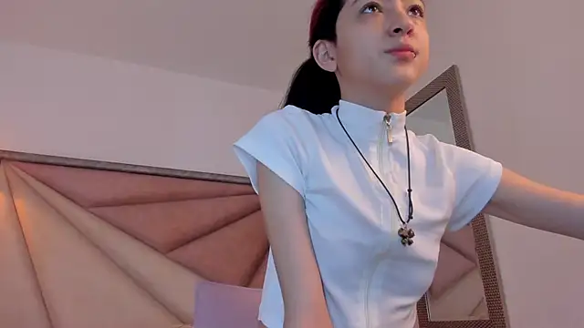 BonnieCute  online show from 11-17-25, 10:36