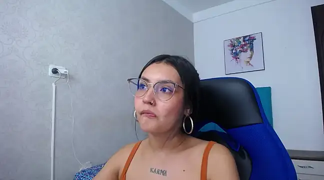 Snapshot of antonella_sweetlittle chatting on 03-04-25, 06:39 antonella sweetlittle online show from 03-04-25, 06:39