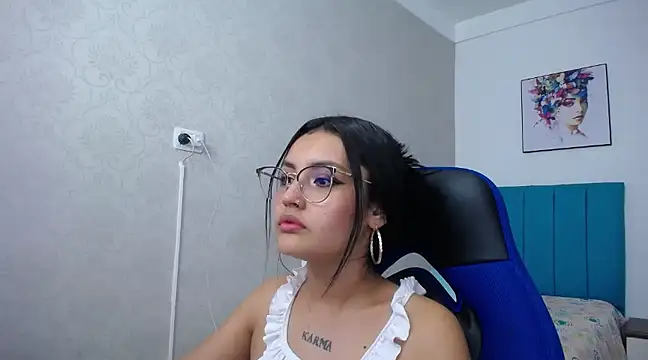 Snapshot of antonella_sweetlittle chatting on 02-27-25, 06:31 antonella sweetlittle online show from 02-27-25, 06:31