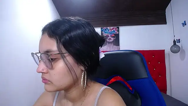 Snapshot of antonella_sweetlittle chatting on 09-12-25, 12:27 antonella sweetlittle online show from 09-12-25, 12:27