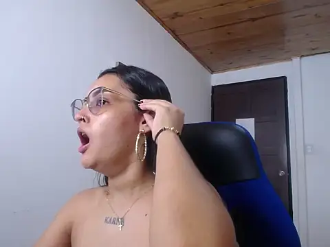 Snapshot of antonella_sweetlittle chatting on 10-01-25, 01:26 antonella sweetlittle online show from 10-01-25, 01:26