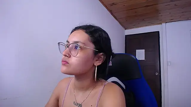Snapshot of antonella_sweetlittle chatting on 09-18-25, 12:41 antonella sweetlittle online show from 09-18-25, 12:41