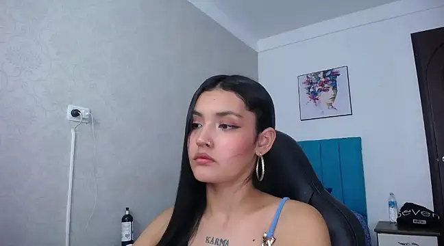 Snapshot of antonella_sweetlittle chatting on 03-15-25, 06:32 antonella sweetlittle online show from 03-15-25, 06:32