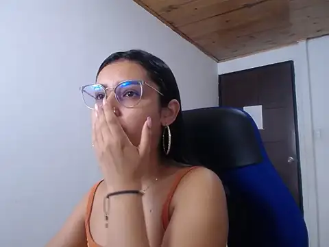 Snapshot of antonella_sweetlittle chatting on 10-08-25, 12:50 antonella sweetlittle online show from 10-08-25, 12:50