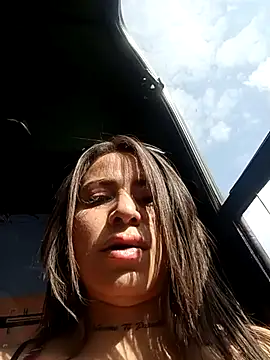 Snapshot of Alona_Evans chatting on 02-26-25, 01:54 Alona Evans online show from 02-26-25, 01:54