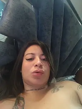 Snapshot of Alona_Evans chatting on 03-25-26, 04:17 Alona Evans online show from 03-25-26, 04:17