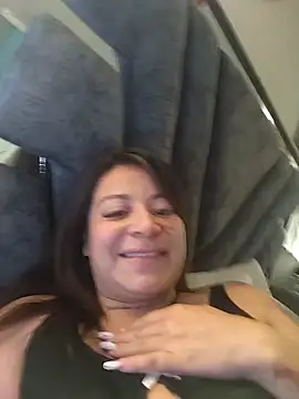 Snapshot of Alona_Evans chatting on 04-04-26, 04:02 Alona Evans online show from 04-04-26, 04:02