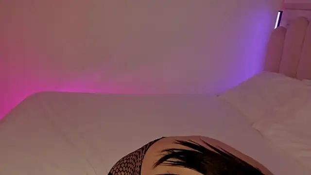 Cataleyasweet 19 online show from 10-17-25, 08:43