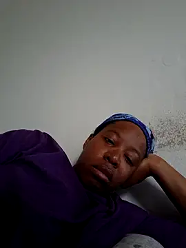 Snapshot of madamsensuale chatting on 10-08-25, 01:01 madamsensuale online show from 10-08-25, 01:01