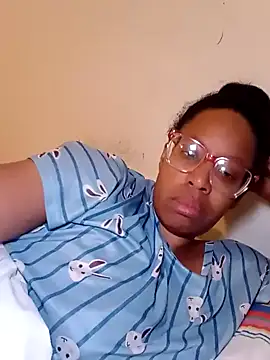 Snapshot of madamsensuale chatting on 01-30-25, 06:03 madamsensuale online show from 01-30-25, 06:03