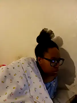 Snapshot of madamsensuale chatting on 01-04-25, 01:21 madamsensuale online show from 01-04-25, 01:21