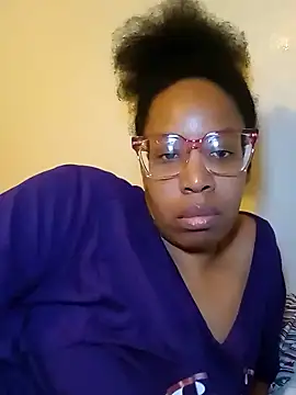 Snapshot of madamsensuale chatting on 02-13-25, 02:01 madamsensuale online show from 02-13-25, 02:01