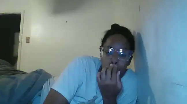 Snapshot of madamsensuale chatting on 12-07-24, 06:48 madamsensuale online show from 12-07-24, 06:48