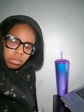 Snapshot of madamsensuale chatting on 02-07-25, 03:01 madamsensuale online show from 02-07-25, 03:01