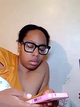 Snapshot of madamsensuale chatting on 02-09-25, 01:44 madamsensuale online show from 02-09-25, 01:44