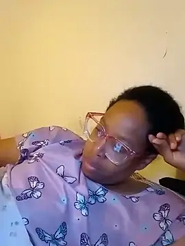 Snapshot of madamsensuale chatting on 02-20-25, 06:28 madamsensuale online show from 02-20-25, 06:28