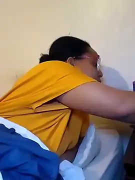 Snapshot of madamsensuale chatting on 02-09-25, 04:46 madamsensuale online show from 02-09-25, 04:46