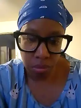 Snapshot of madamsensuale chatting on 12-30-24, 09:29 madamsensuale online show from 12-30-24, 09:29