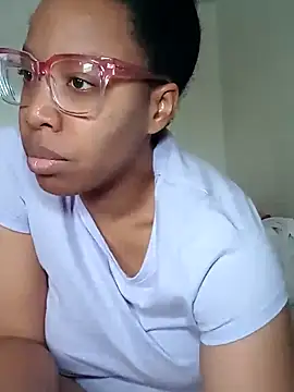 Snapshot of madamsensuale chatting on 03-01-25, 09:15 madamsensuale online show from 03-01-25, 09:15