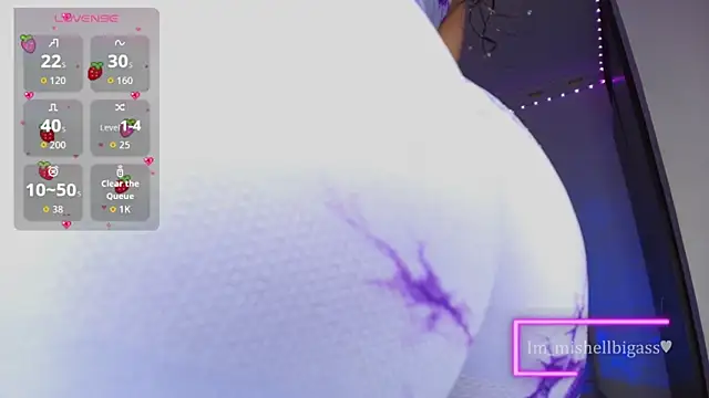 Snapshot of im_mishellbigass chatting on 09-29-25, 05:25 im mishellbigass online show from 09-29-25, 05:25