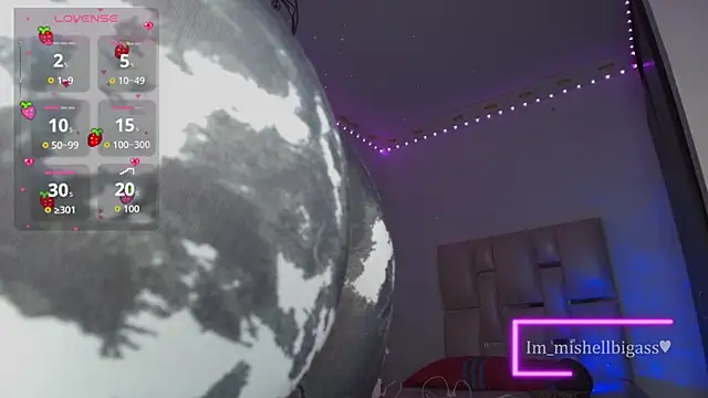 Snapshot of im_mishellbigass chatting on 10-01-25, 04:28 im mishellbigass online show from 10-01-25, 04:28