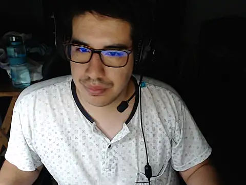 thealfawolf01 online show from 03-10-25, 12:39