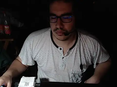 Snapshot of thealfawolf01 chatting on 05-28-26, 03:47 thealfawolf01 online show from 05-28-26, 03:47