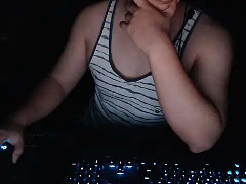Snapshot of thealfawolf01 chatting on 05-23-26, 05:17 thealfawolf01 online show from 05-23-26, 05:17