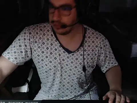 thealfawolf01 online show from 06-21-26, 12:22