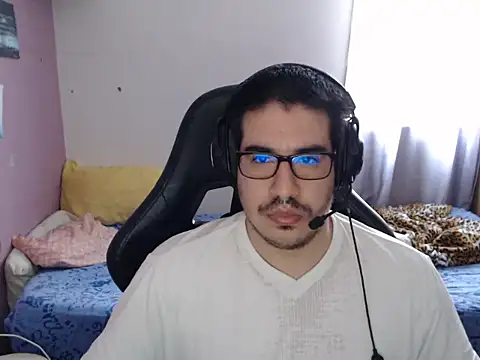 thealfawolf01 online show from 07-10-26, 05:13