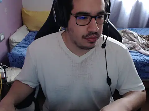 thealfawolf01 online show from 07-12-26, 04:08