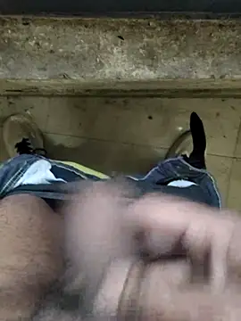 Snapshot of cumshotboy01 chatting on 11-18-25, 10:29 cumshotboy01 online show from 11-18-25, 10:29