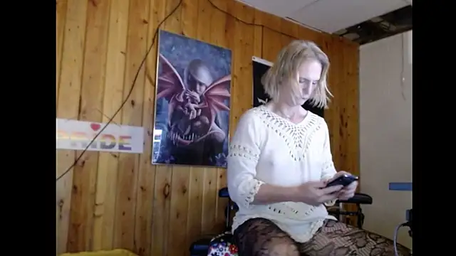 JamieBottoms online show from 12-19-25, 01:57