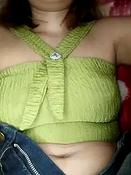 Snapshot of Sofia_xx2 chatting on 01-15-25, 05:05 Sofia xx2 online show from 01-15-25, 05:05