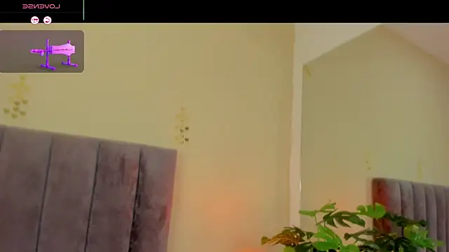 Snapshot of Megan_Thompsonn chatting on 05-04-26, 01:47 Megan Thompsonn online show from 05-04-26, 01:47
