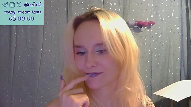 Snapshot of ixsi chatting on 02-04-26, 01:22 ixsi online show from 02-04-26, 01:22