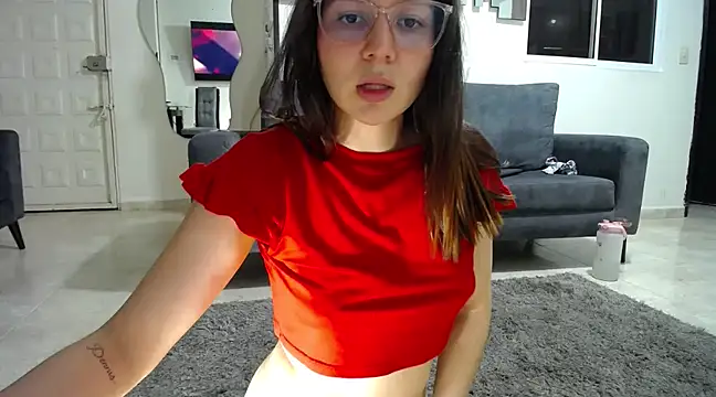 Snapshot of julianamorant chatting on 03-17-25, 11:24 julianamorant online show from 03-17-25, 11:24