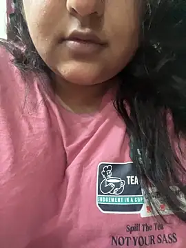 Snapshot of smile_pretty chatting on 05-18-26, 07:29 smile pretty online show from 05-18-26, 07:29
