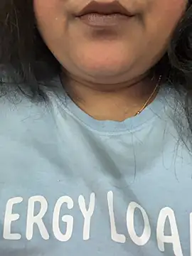 smile pretty online show from 03-24-26, 06:41