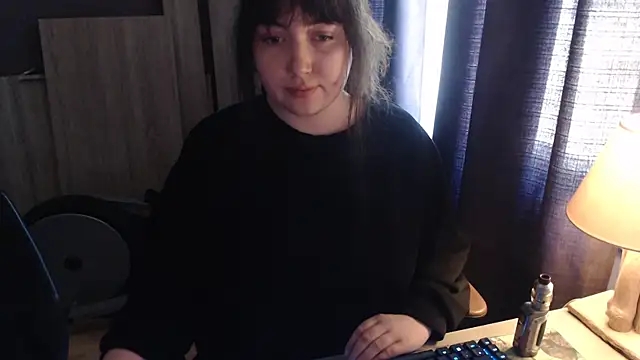 Lynylou online show from 04-10-26, 01:51