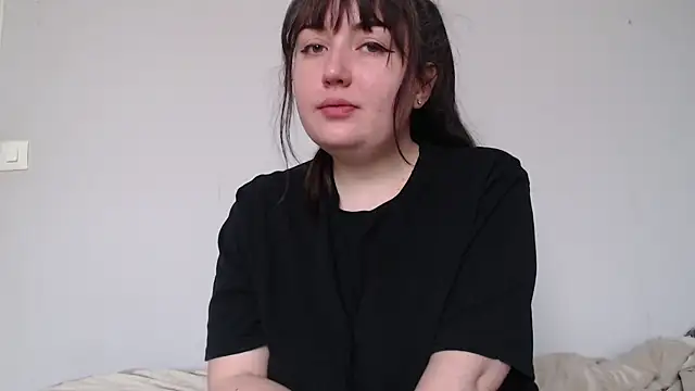 Lynylou online show from 04-02-26, 07:37