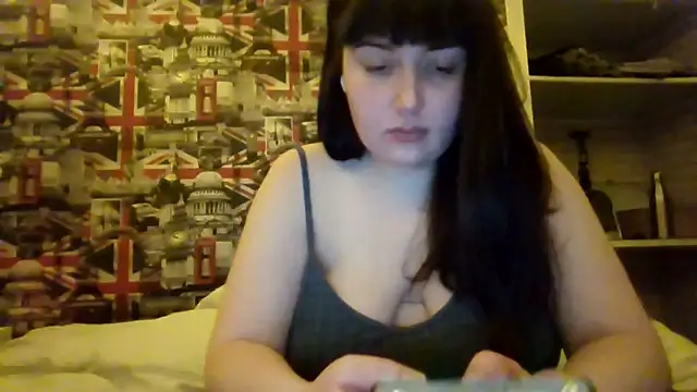 Lynylou online show from 12-21-25, 08:31